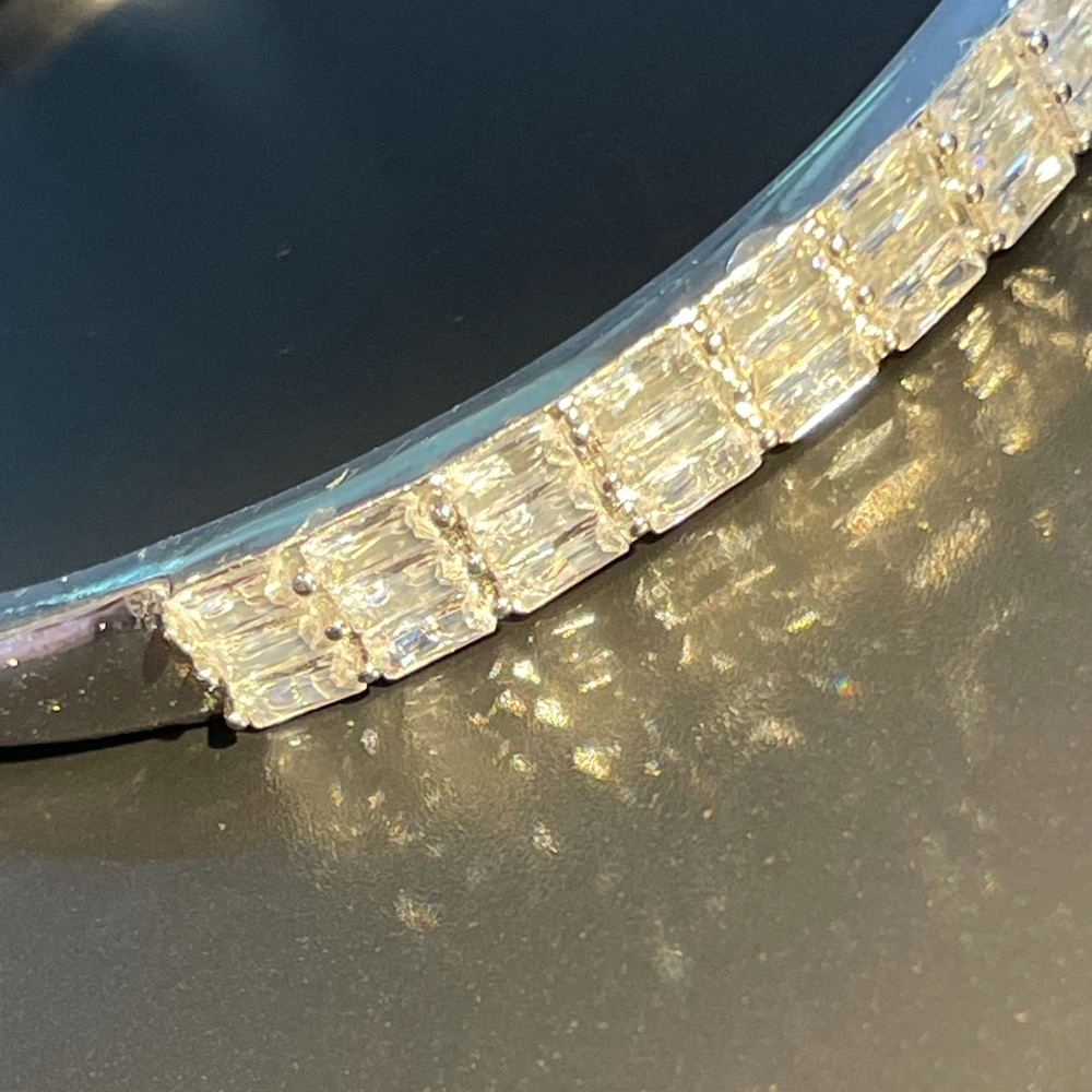 Bangle Bracelet with swarovski Crystals New